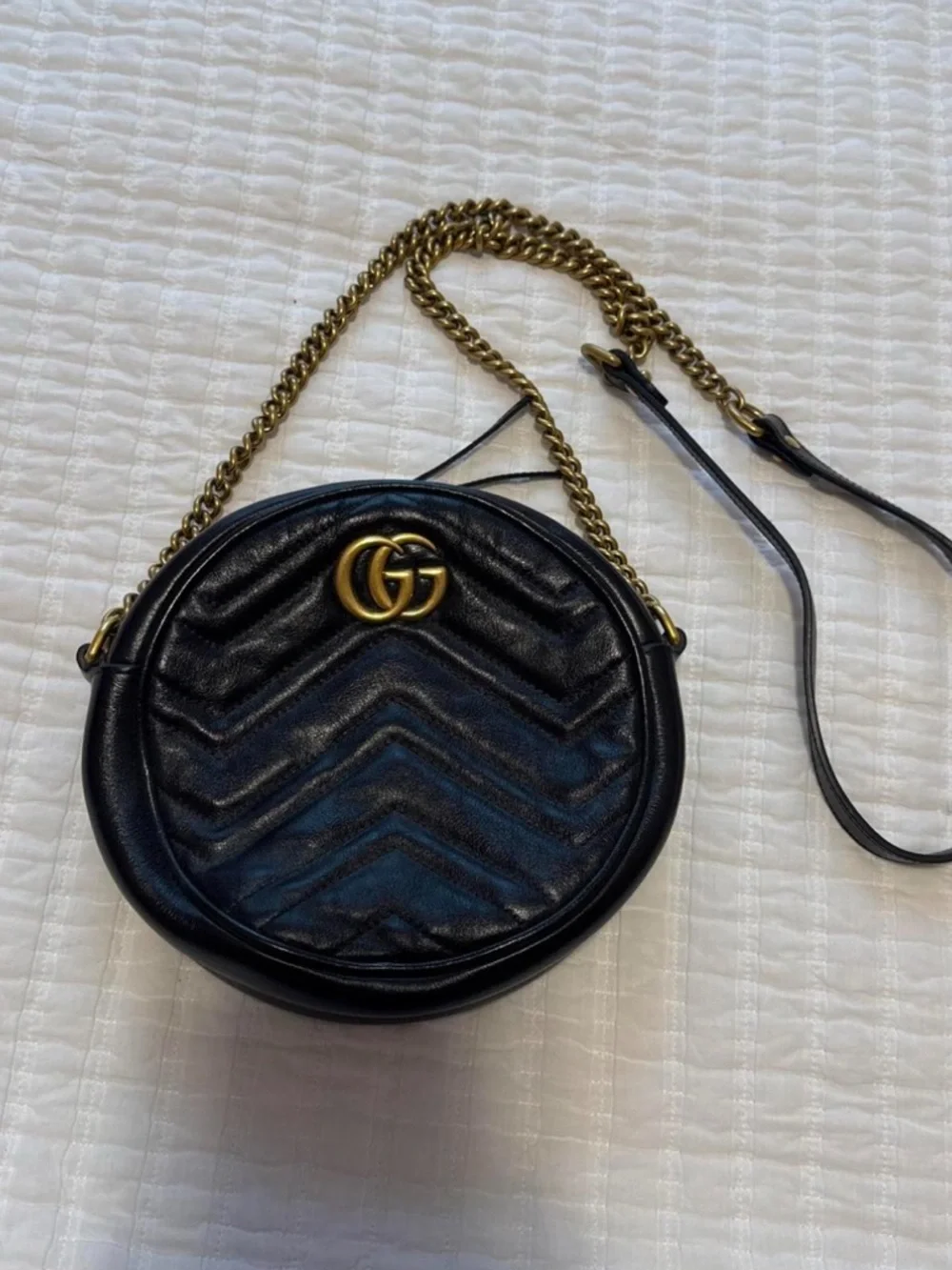Gucci Black Round GG Marmont Chevron Crossbody Bag - Picture 1 of 2